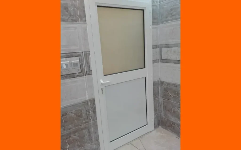 أبواب المنيوم للحمامات
